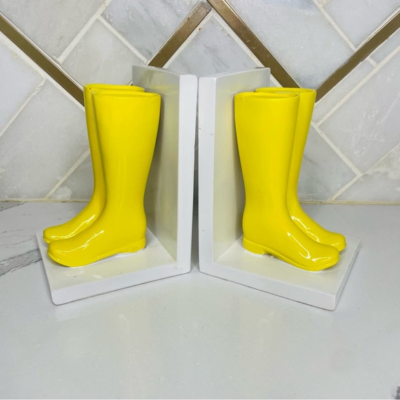 Yellow rain boot book end pair whimsical unique table decor book shelf statues - Picture 7 of 14